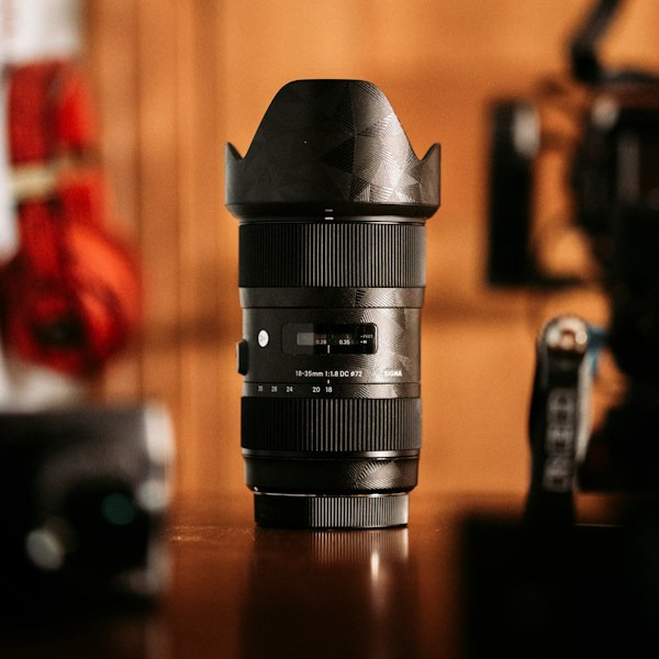 Sigma 24-70mm f/2.8 DG Lens
